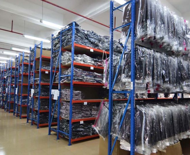 某服裝品牌廠家中型貨架工程案例 某服裝品牌廠家中型貨架工程案例